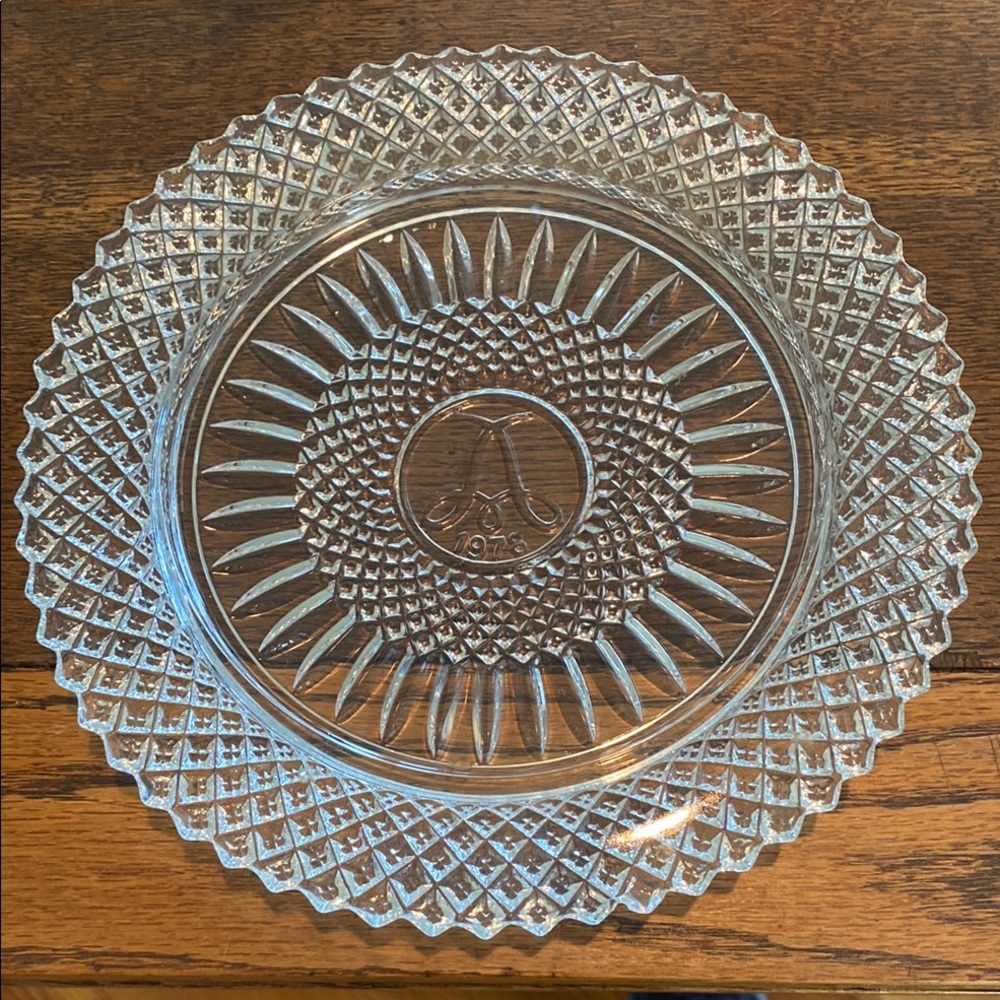 Vintage 1978 glass plate